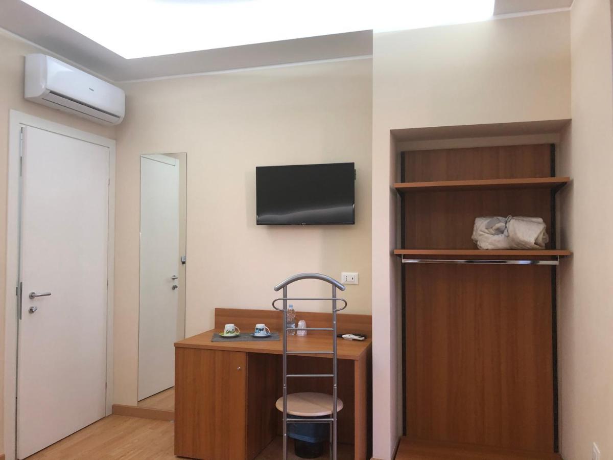 Le Affacciate Bruzie Home 2 Guest House Cosenza Exteriör bild
